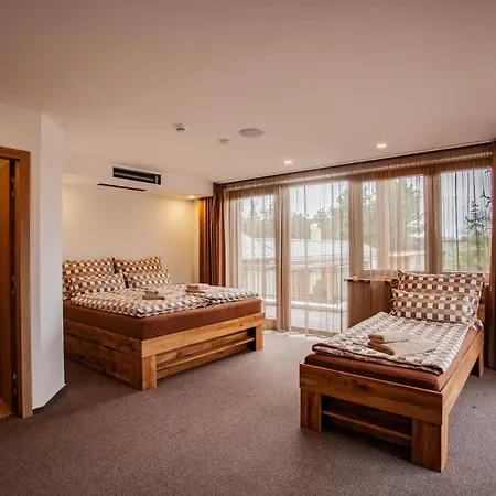 Camelot Aparthotel